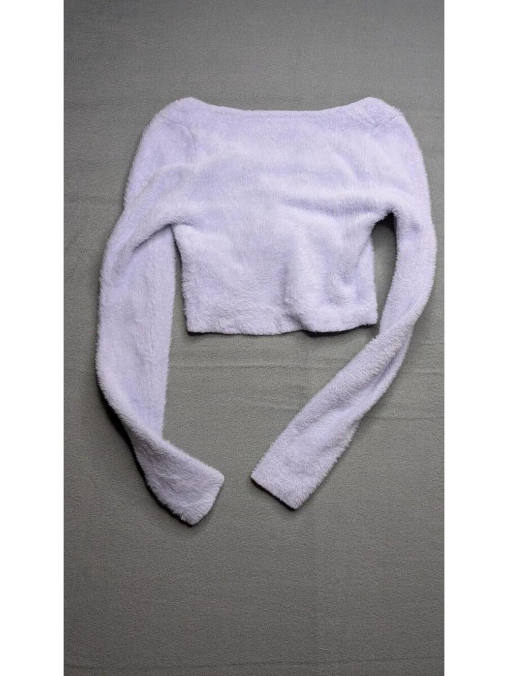 Bershka Sweater Pullover Womens XS Purple Fuzzy Cropped Twist Front V Neck - Picture 4 of 5